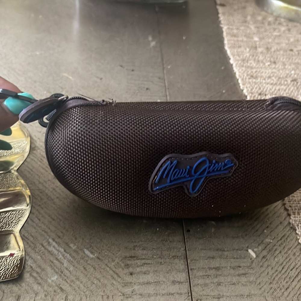 Maui Jim Authentic Sunglasses - image 6